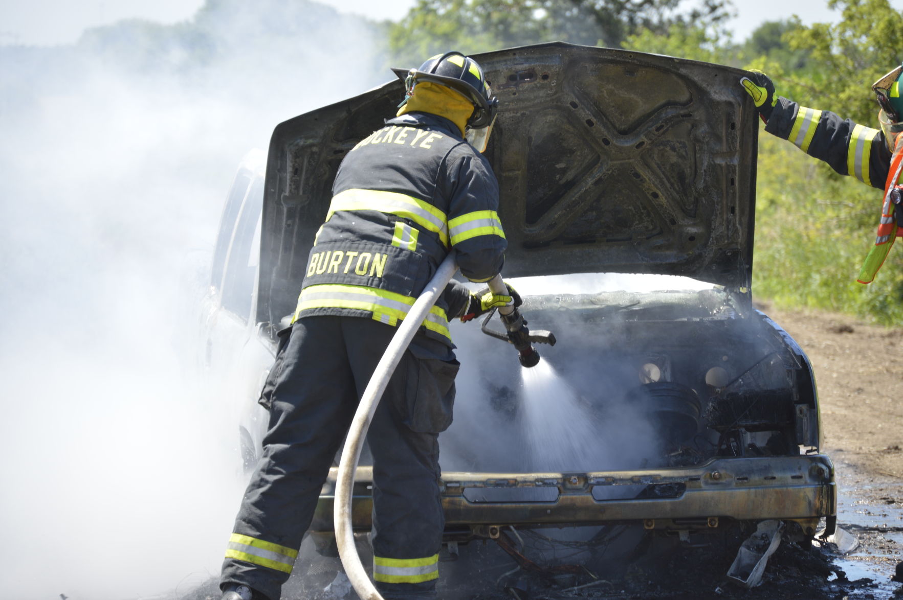 Wed. Car Fire (40).JPG